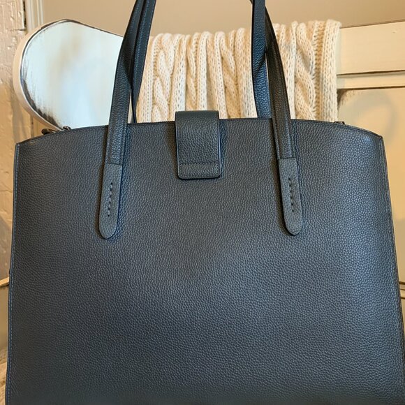 COACH Turnlock Charlie Carryall - Picture 2 of 10